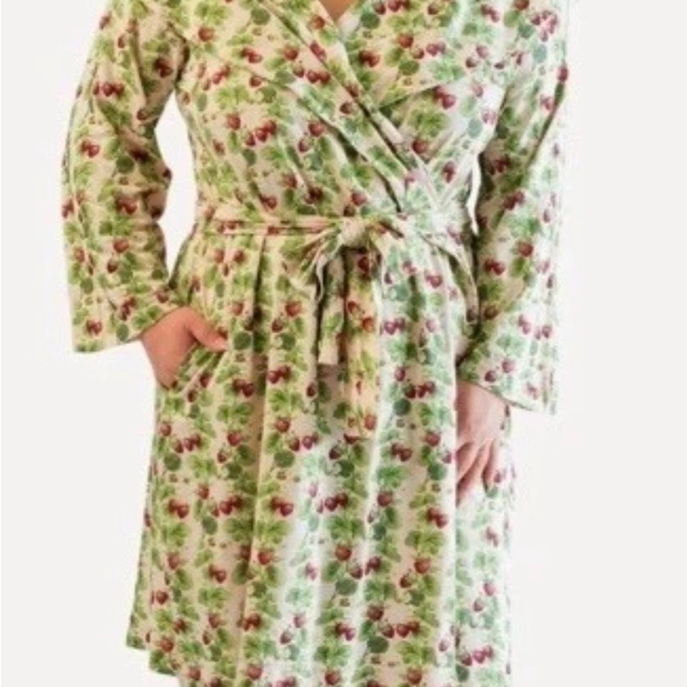 Kate Quinn-Strawberry Vine-Organic cotton-Women’s wrap Bath robe with pockets-XS
